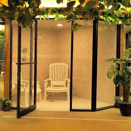 Sybaris Pool Suites - インディアナポリス 部屋 写真