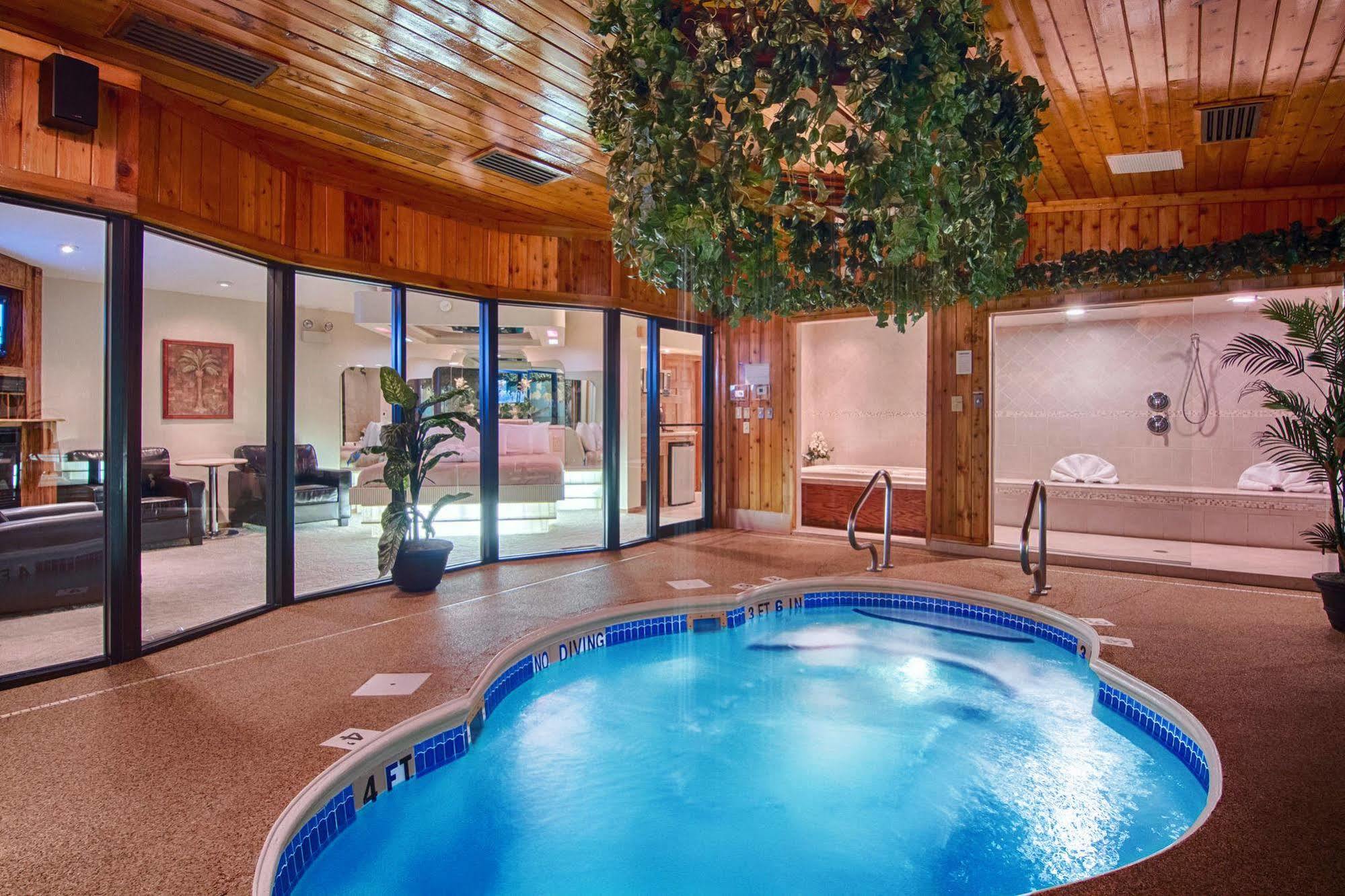 Sybaris Pool Suites - インディアナポリス エクステリア 写真