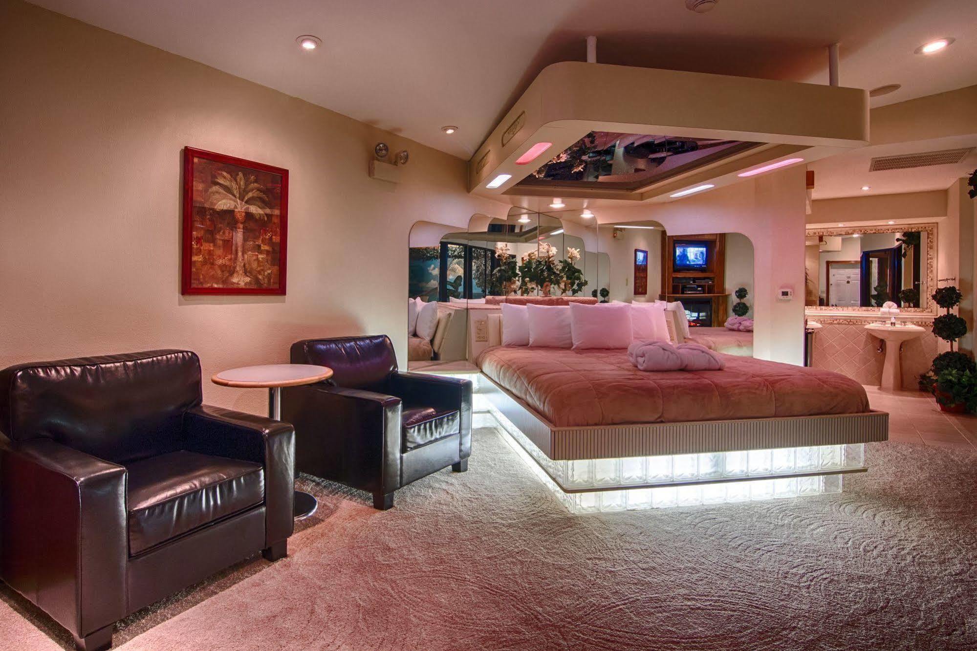 Sybaris Pool Suites - インディアナポリス エクステリア 写真