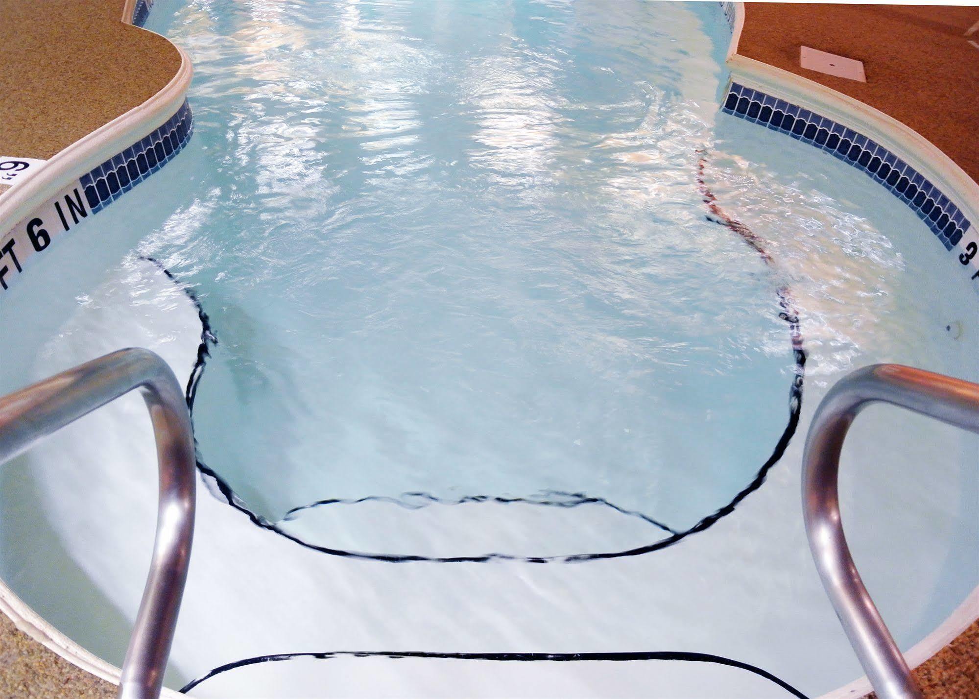 Sybaris Pool Suites - インディアナポリス エクステリア 写真