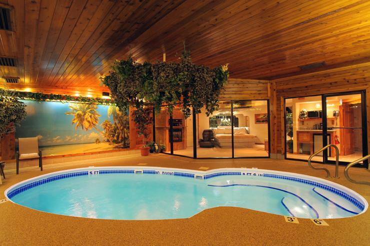 Sybaris Pool Suites - インディアナポリス 部屋 写真