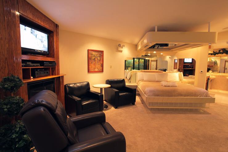 Sybaris Pool Suites - インディアナポリス 部屋 写真